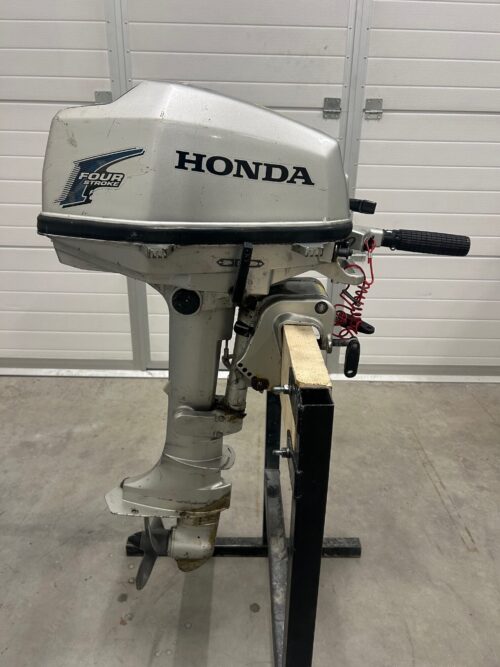 Kasutatud paadimootor Honda BF5A